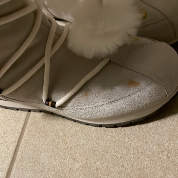 Nike Boots. Size 6. Good pre-owned condition. See photos. - Picture 2 of 7